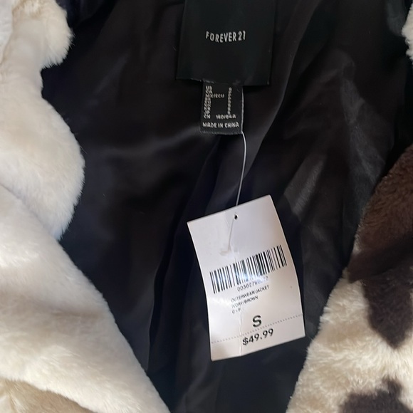 Faux fur cow print moto jacket NWT cropped - Picture 2 of 2